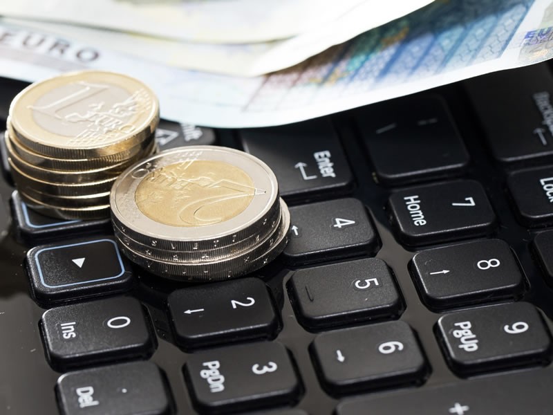 Advantages and Cost Savings of Adopting Cloud Computing