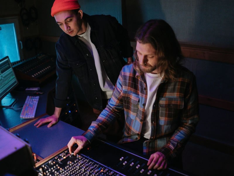 Top Mastering Engineers and Their Contribution to Training Audio