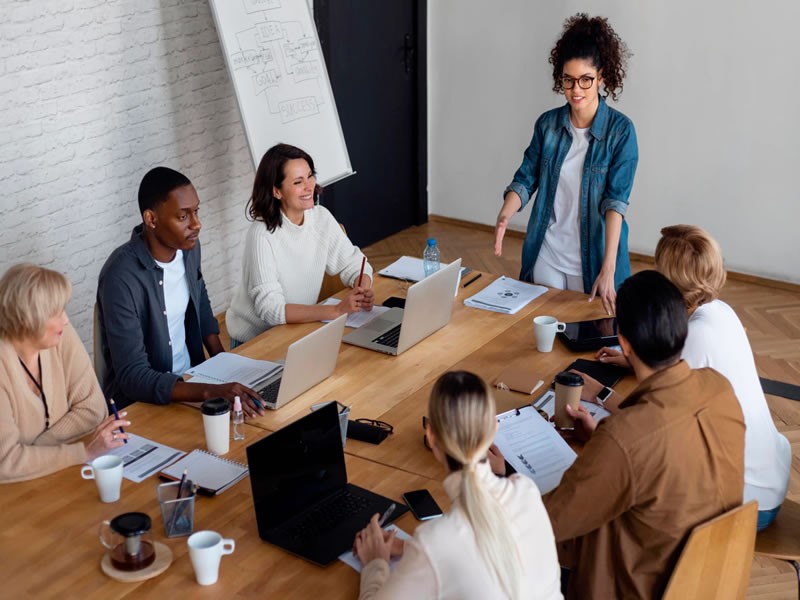 What does it look like when employees of different ages work together? 