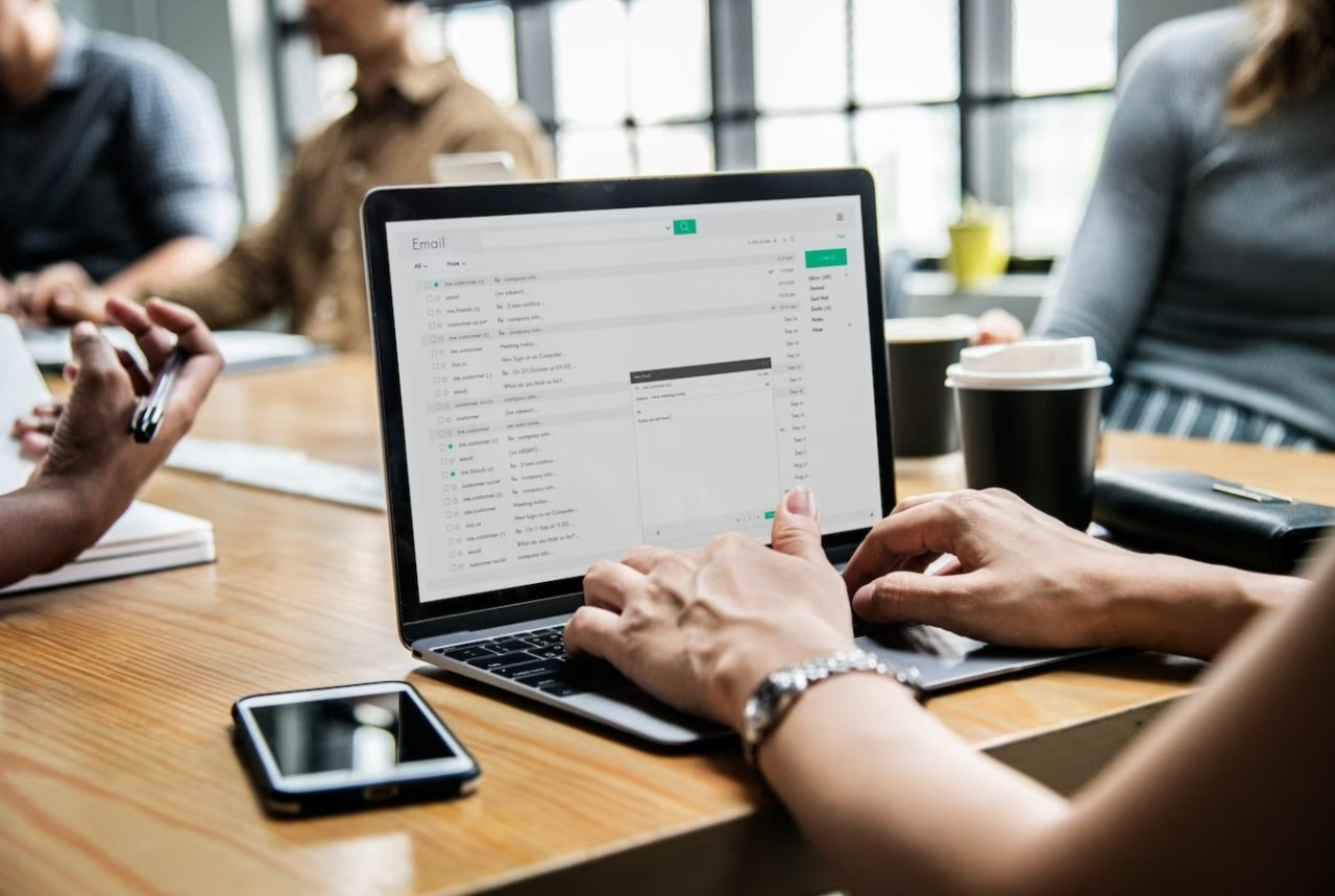 9 ways to design eye‑catching emails