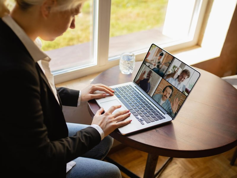 How to Make Remote Employees Feel Included - A Complete Guide